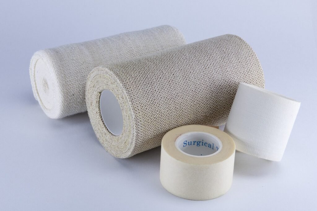 bandage, gauze, cure-2671511.jpg